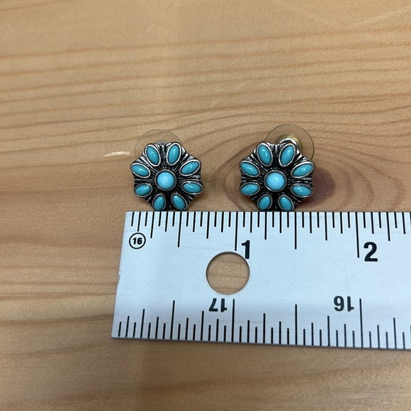 Lucky Brand Necklace Bracelet Earrings Silver Tone with Faux Turquoise Like New - Picture 8 of 8